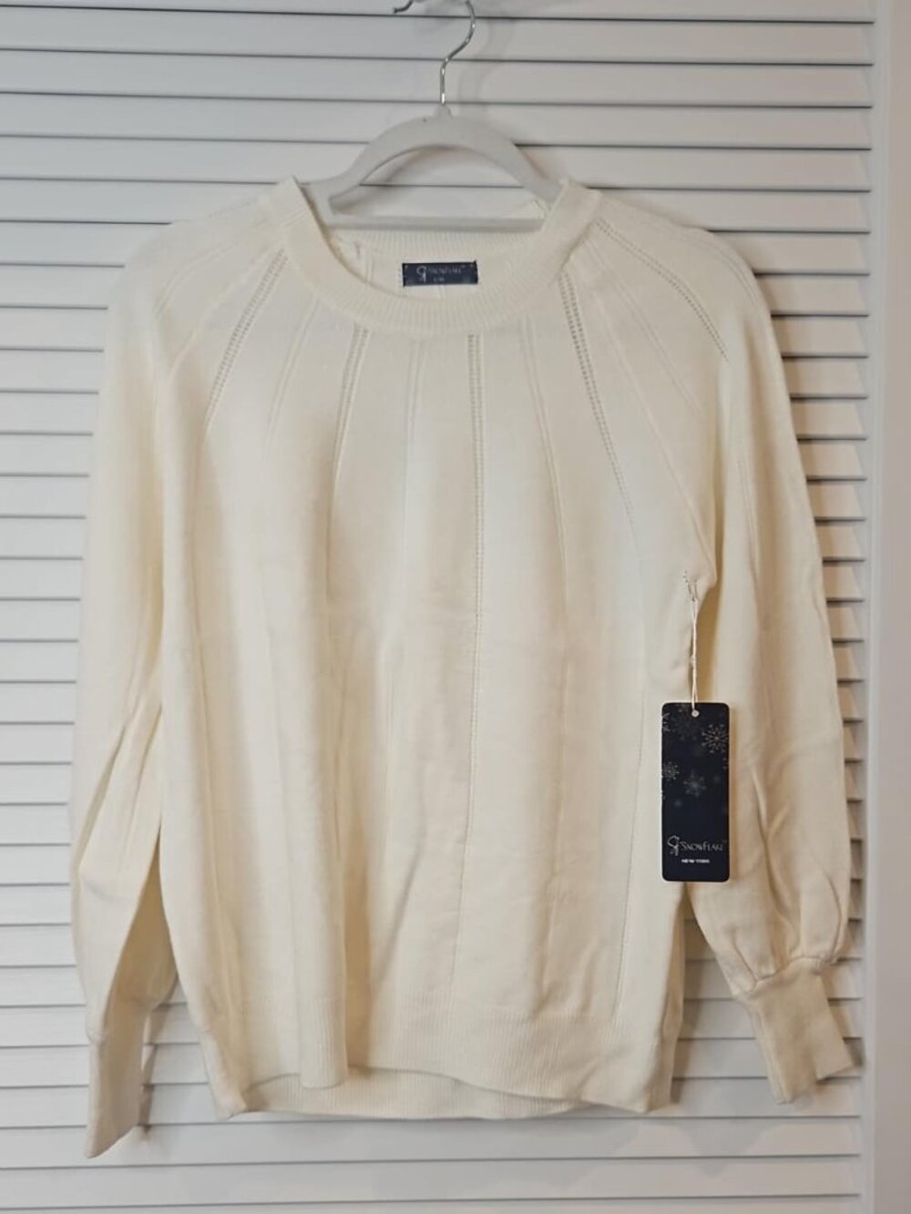 Snowflake White Knit Sweater – New With Tags